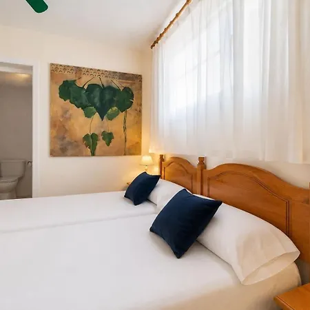 Lägenhet Guestready - Modern Retreat With Pool